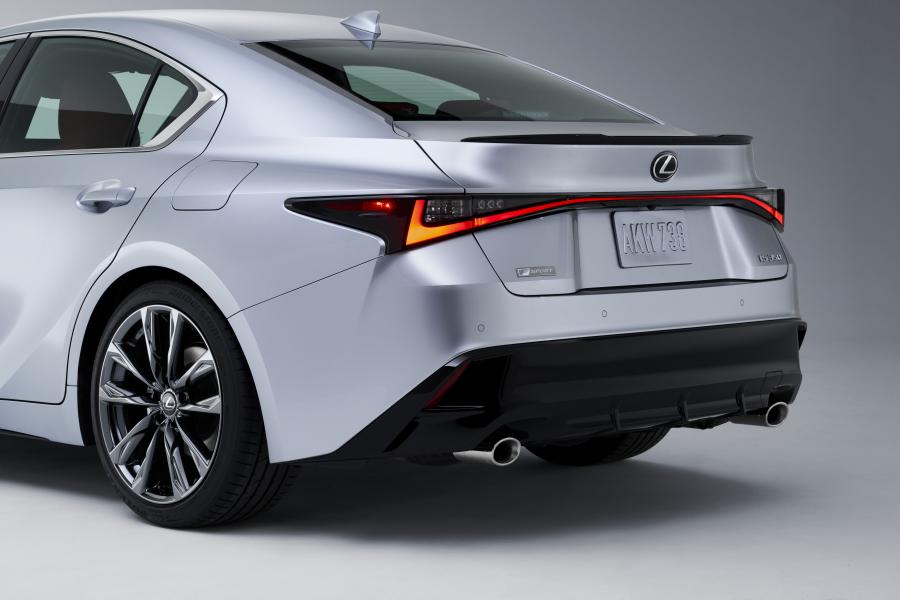 Детали экстерьера Lexus IS350 F-Sport 2020 года  (NA) (фото 3 из 51)
